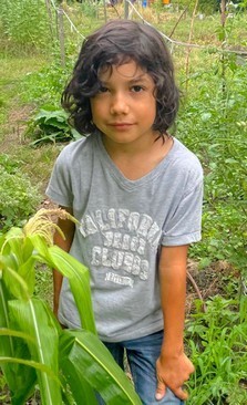 Siméon, sept ans, aime jardiner !